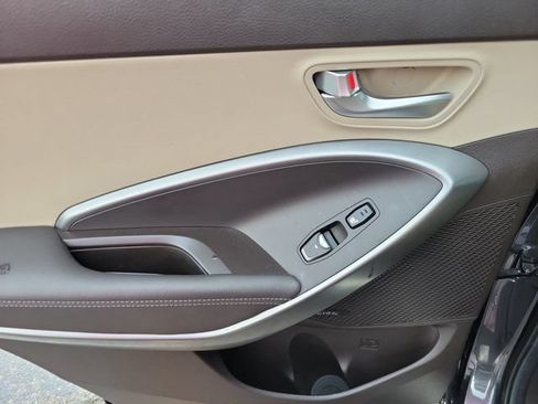 Used 2018 Hyundai Santa Fe Sport w/ 2.0T Ultimate Tech Package 05 FWD image 16