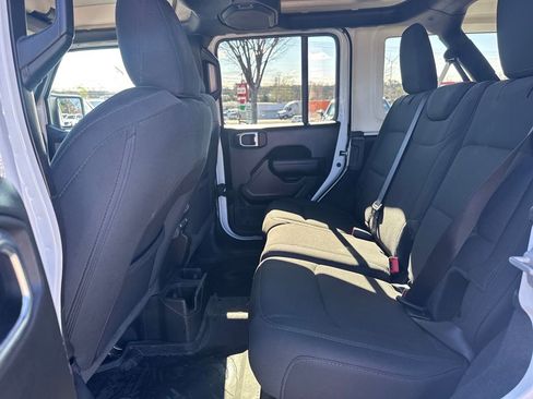 Used 2022 Jeep Wrangler Unlimited Sport image 27