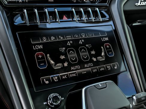 Used 2024 Lamborghini Urus S AWD/4WD image 34