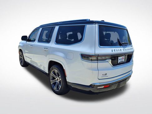 Used 2023 Jeep Grand Wagoneer 4WD image 9