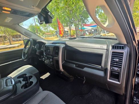 Used 2021 RAM 1500 Express RWD image 5