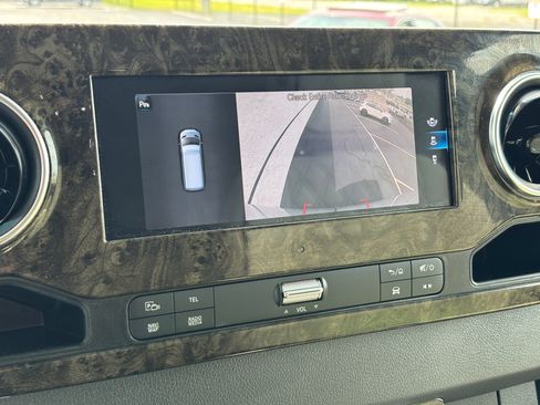 Used 2020 Mercedes-Benz Sprinter 3500 image 32