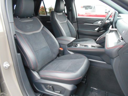 New 2026 Ford Explorer ST w/ Sun And Sound Package image 29