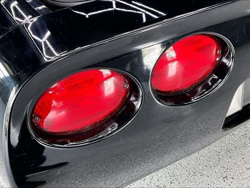 Used 1999 Chevrolet Corvette Coupe RWD image 19