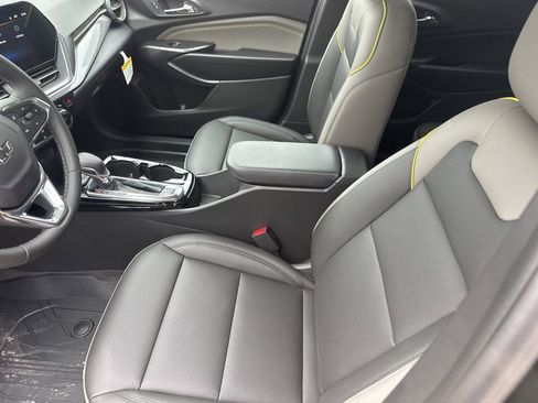 New 2026 Chevrolet Trax ACTIV FWD image 2