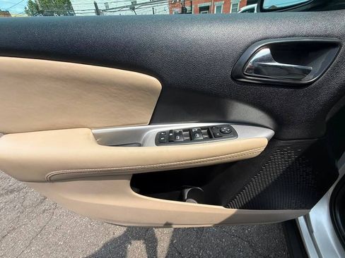Used 2013 Dodge Journey SXT w/ Flexible Seating Group FWD image 18