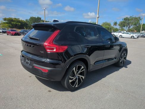 Used 2022 Volvo XC40 T5 R-Design w/ Advanced Package AWD/4WD image 6