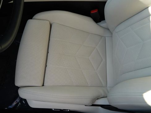 Used 2024 BMW 530i xDrive w/ Convenience Package image 19