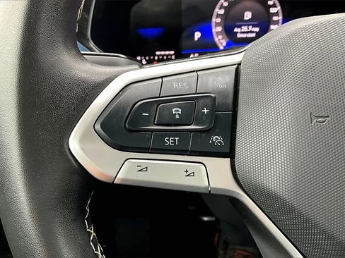 Used 2024 Volkswagen Taos SE image 18