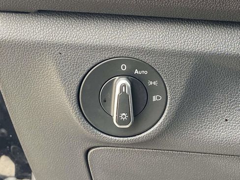 Used 2024 Volkswagen Jetta SE image 28