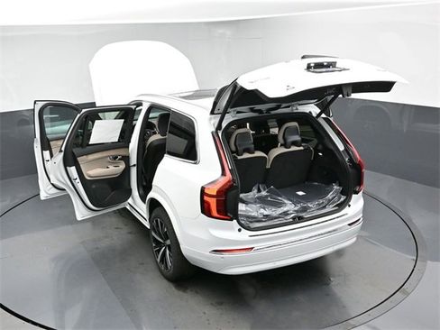 New 2026 Volvo XC90 B6 Core image 50