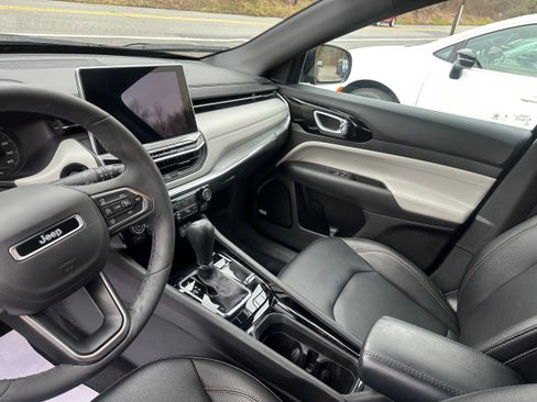 Used 2024 Jeep Compass Limited w/ Sun and Sound Group image 35