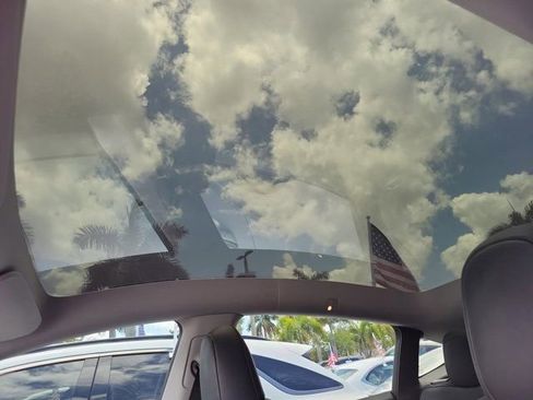 Used 2023 Tesla Model Y Performance AWD/4WD image 14