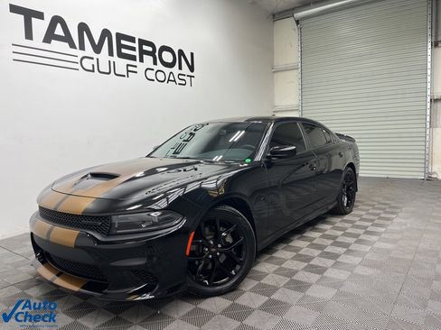 Used 2023 Dodge Charger R/T w/ Blacktop Package image 2