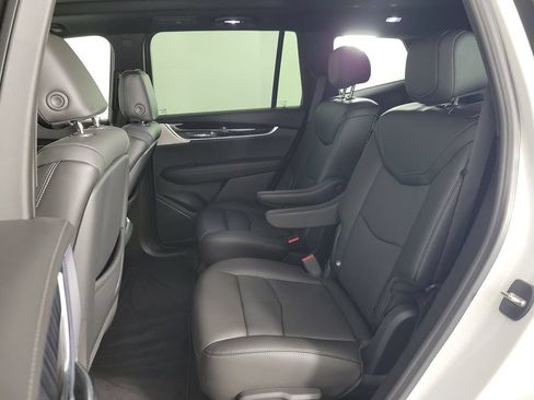 Certified 2023 Cadillac XT6 Premium Luxury FWD image 12