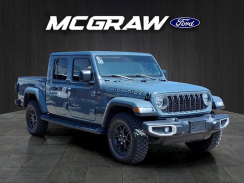 Used 2025 Jeep Gladiator Sport AWD/4WD image 5