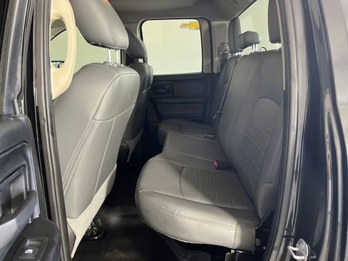 Used 2018 RAM 1500 Tradesman w/ Chrome Appearance Group RWD image 23