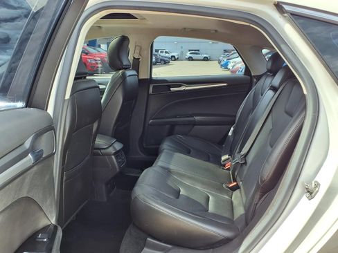 Used 2016 Ford Fusion Titanium AWD/4WD image 9
