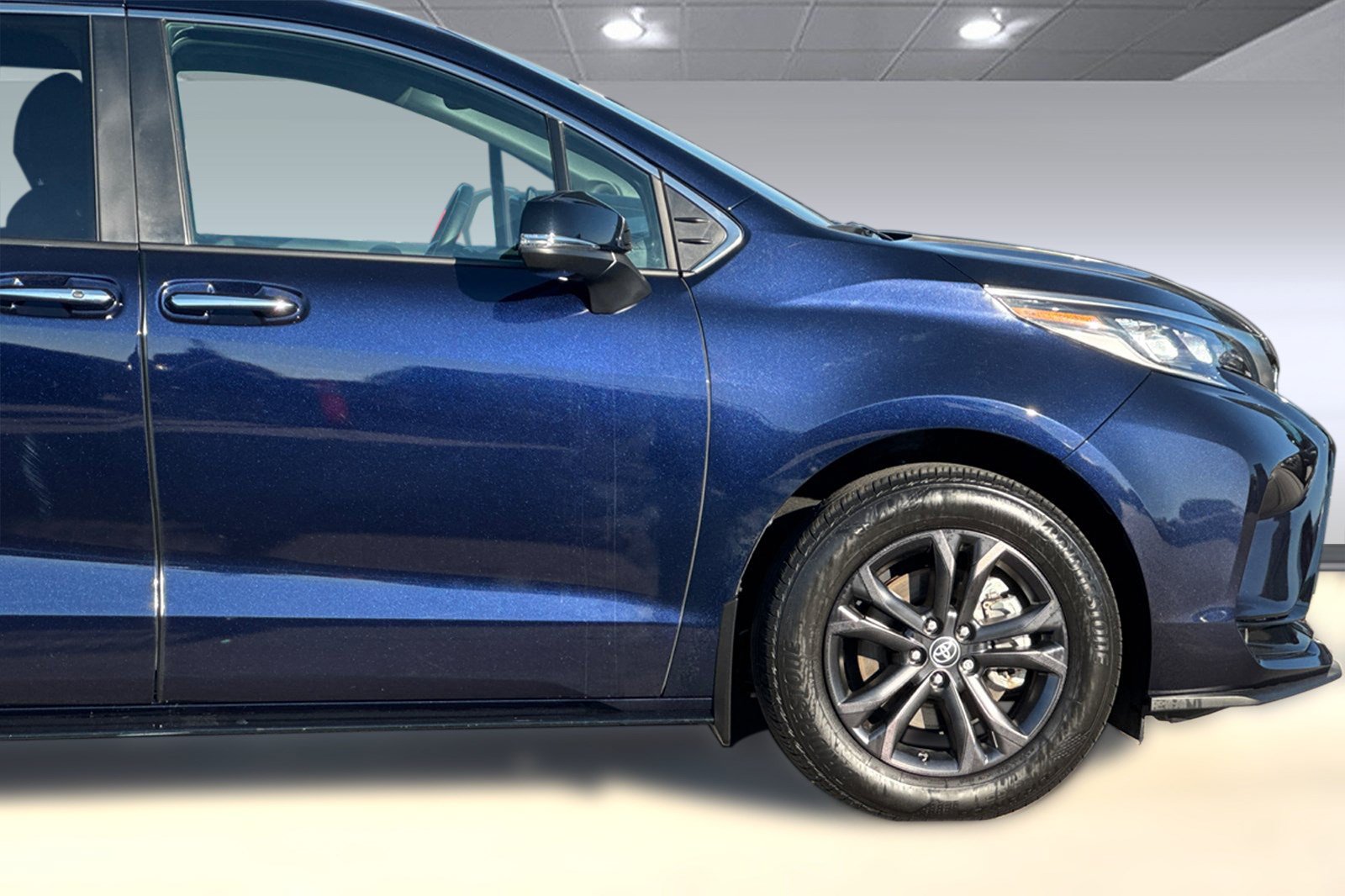 Certified 2024 Toyota Sienna XSE w/ XSE Premium Package AWD/4WD image 36