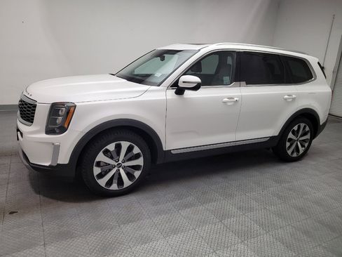 Used 2021 Kia Telluride EX w/ EX Premium Package FWD image 2