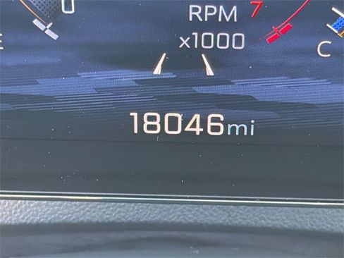 Certified 2024 Chevrolet Traverse Z71 w/ Enhanced Driving Package image 28