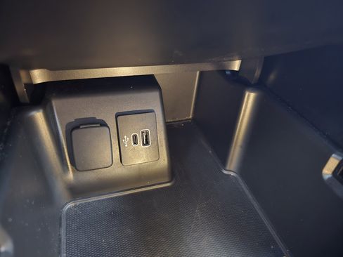 Used 2025 Ford Explorer ST-Line image 38