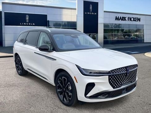 New 2026 Lincoln Nautilus Reserve image 1