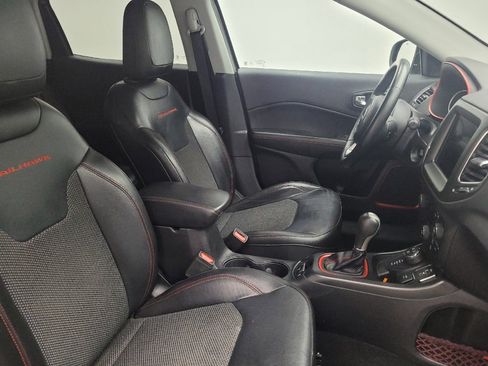 Used 2019 Jeep Compass Trailhawk AWD/4WD image 21