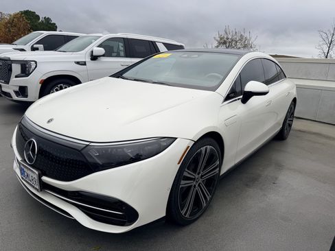 Used 2022 Mercedes-Benz EQS 450+ Sedan image 2