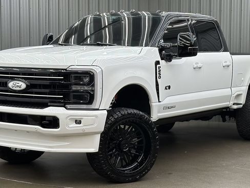 Used 2026 Ford F250 Platinum w/ FX4 Off-Road Package AWD/4WD image 1