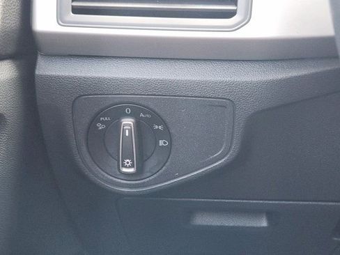 Used 2022 Volkswagen Atlas Cross Sport SE image 23