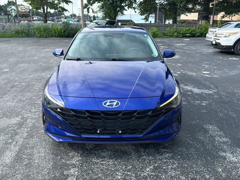 Used 2021 Hyundai Elantra SEL FWD image 2