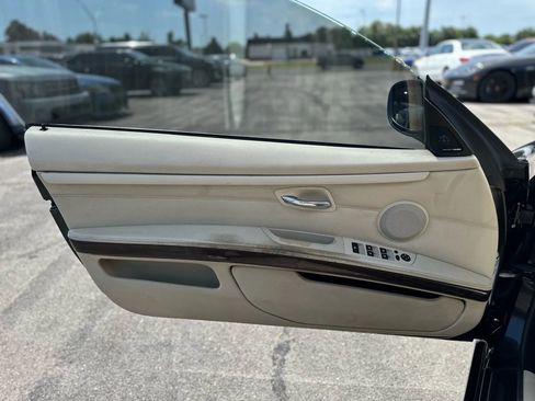 Used 2011 BMW 328i Convertible image 22