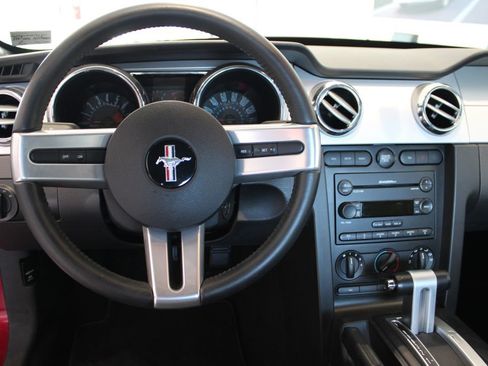 Used 2005 Ford Mustang GT Premium image 6