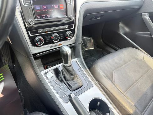 Used 2019 Volkswagen Passat 2.0T Wolfsburg FWD image 32