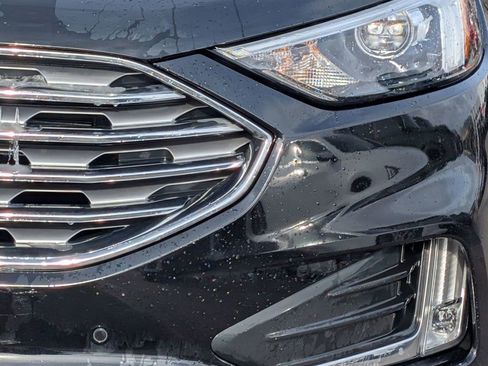 Used 2024 Ford Edge Titanium image 10