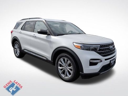 Certified 2023 Ford Explorer XLT w/ Equipment Group 202A AWD/4WD image 1
