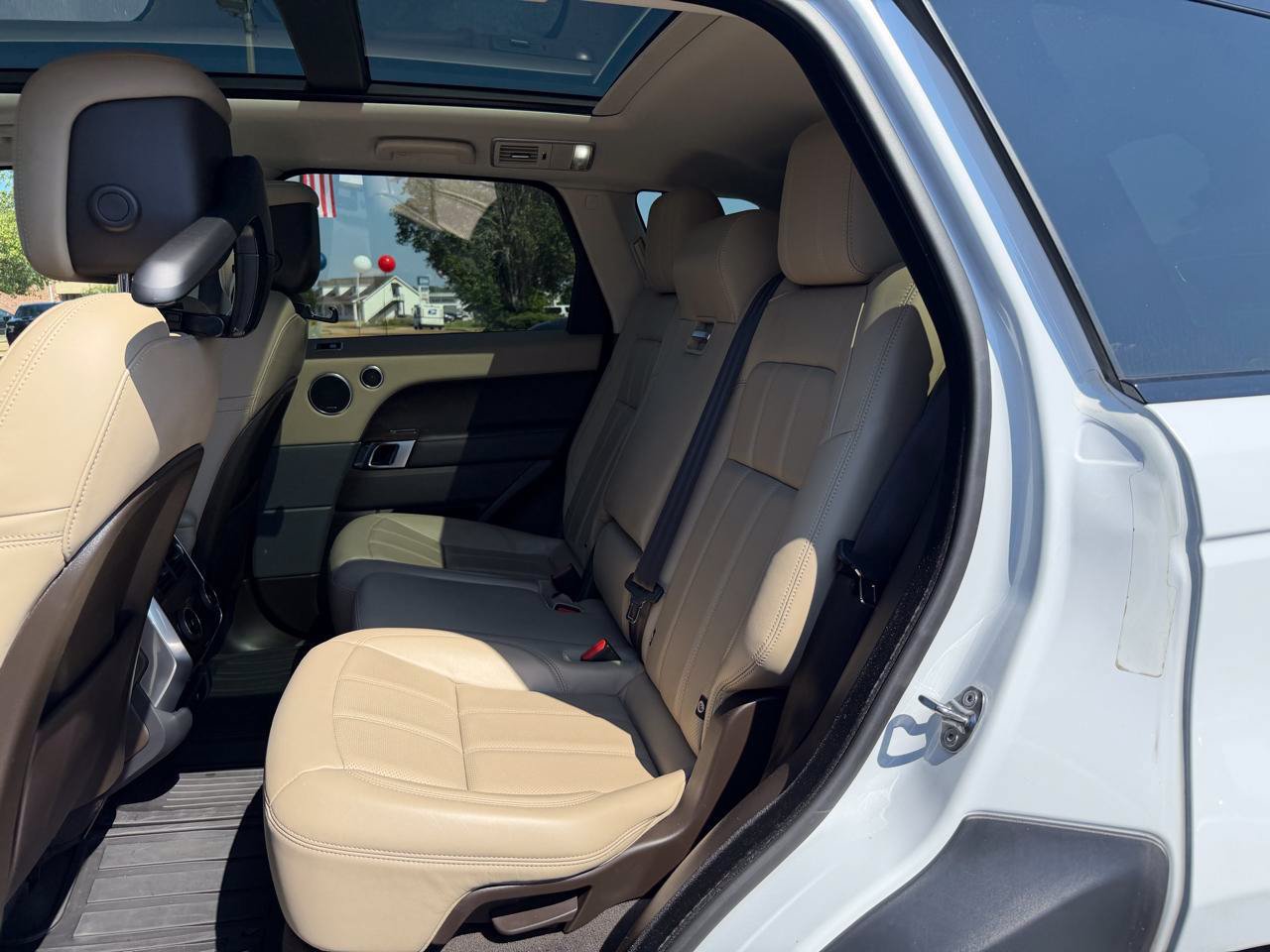 Used 2019 Land Rover Range Rover Sport HSE AWD/4WD image 15