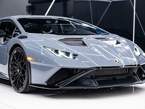 Used 2023 Lamborghini Huracan STO RWD image 6