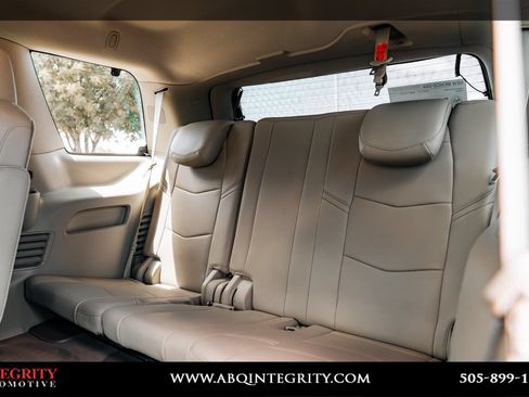 Used 2016 Cadillac Escalade Luxury AWD/4WD image 47