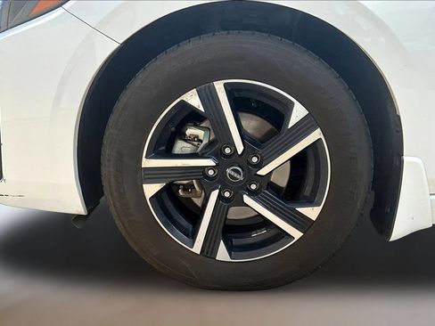 Used 2024 Nissan Sentra SV FWD image 31
