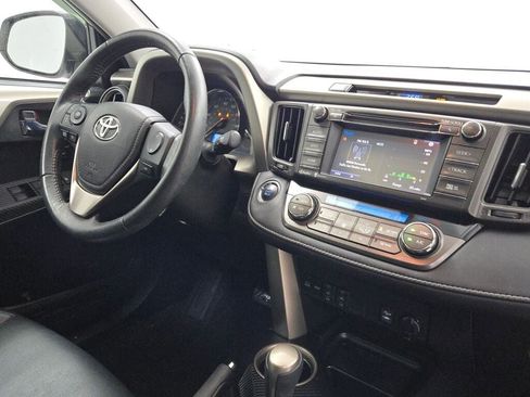Used 2015 Toyota RAV4 Limited image 9