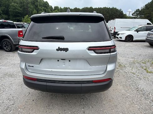 Used 2025 Jeep Grand Cherokee L Altitude AWD/4WD image 9