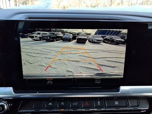 Used 2023 GMC Sierra 1500 SLE image 16