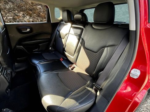 Used 2018 Jeep Compass Latitude image 23