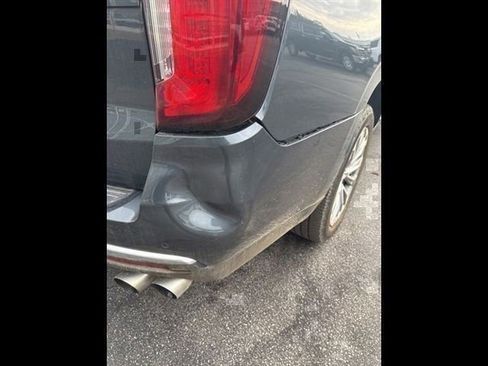 Used 2021 GMC Yukon Denali w/ Denali Premium Package image 31