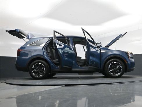 New 2026 Kia Sorento S w/ S Panoramic Sunroof Package image 21