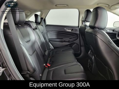 Used 2022 Ford Edge Titanium AWD/4WD image 17