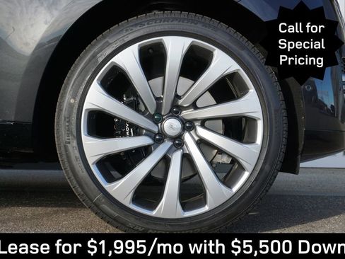 New 2025 Land Rover Range Rover Long Wheelbase SE image 35