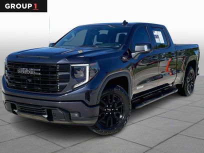 Used 2022 GMC Sierra 1500 Elevation w/ Elevation Premium Package